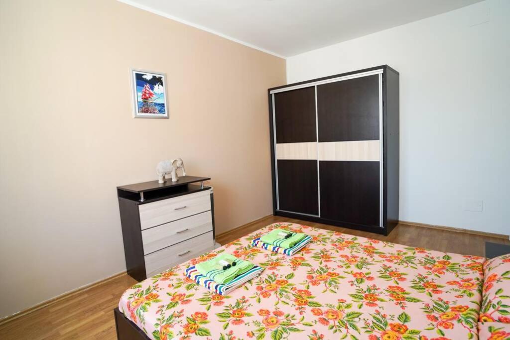 Sky Modern 1 Bedroom Apt W Free Parking Bucharest Exterior photo