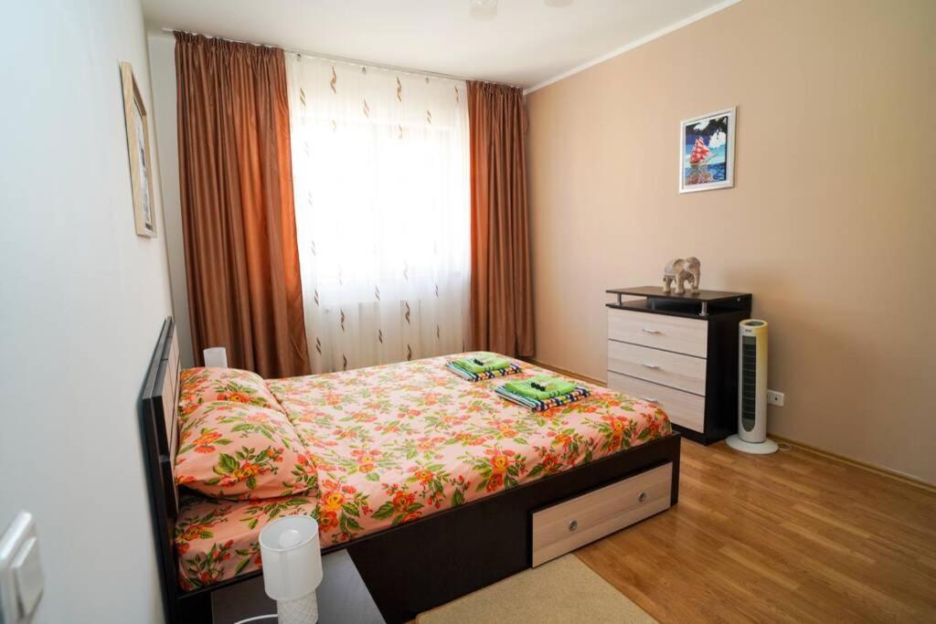 Sky Modern 1 Bedroom Apt W Free Parking Bucharest Exterior photo